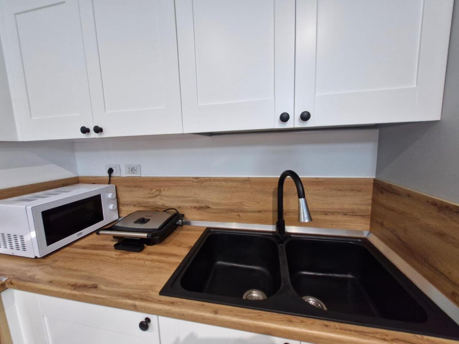 Apartament Aurora Qerret *