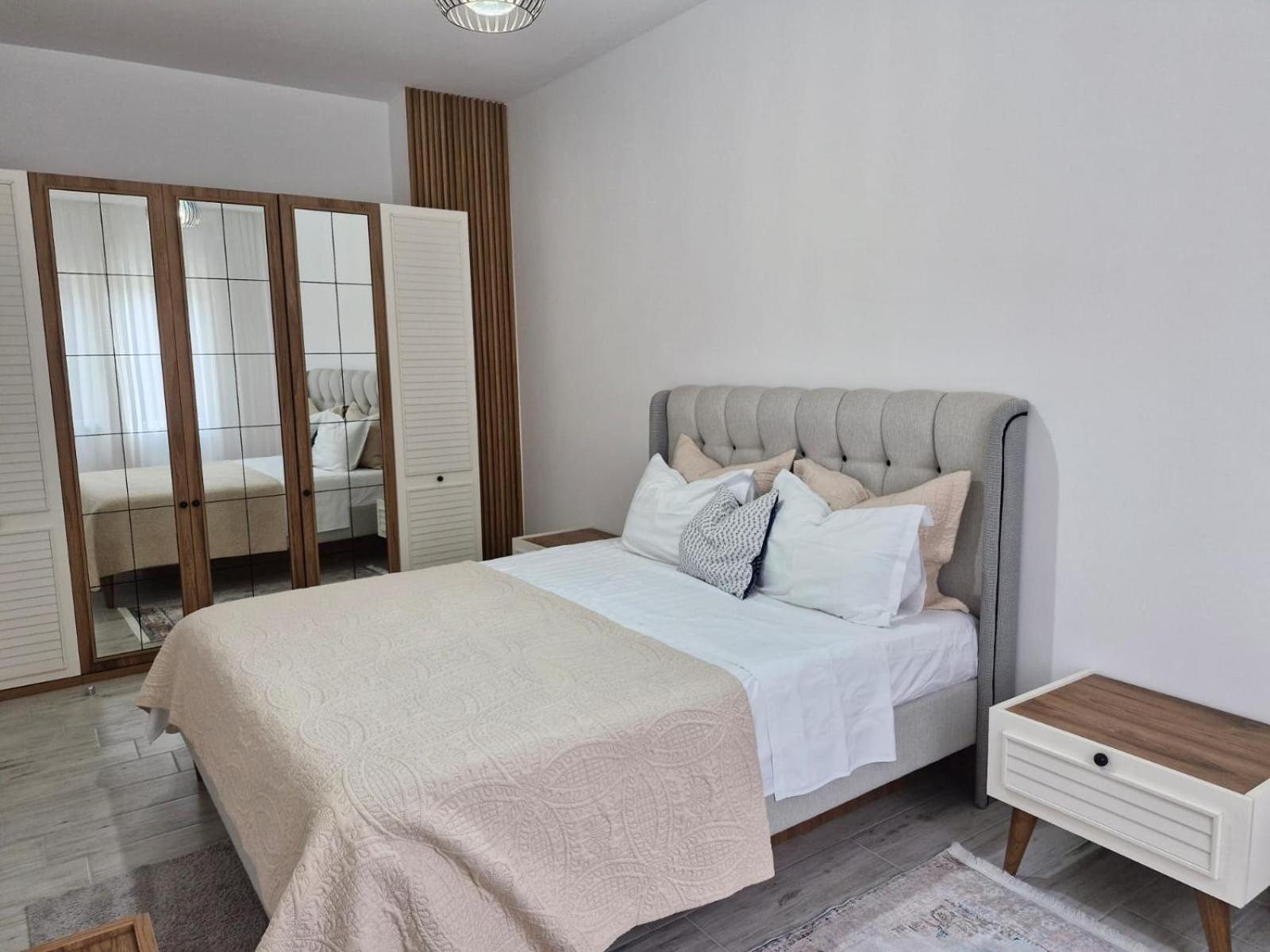Aurora Qerret Apartament Golem (Tirana)